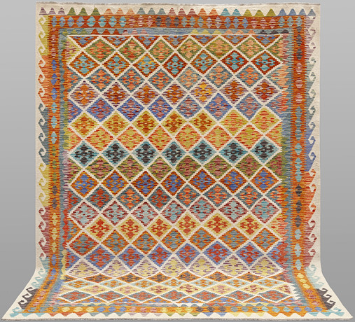 ORIENTMATTA, kelim, klassisk design, ca 285 x 215 cm. på auktion hos Skandia Auktion