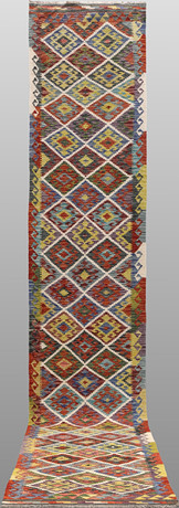 ORIENTMATTA, kelim, klassisk design gallerimodell, ca 506 x 79 cm. på auktion hos Skandia Auktion