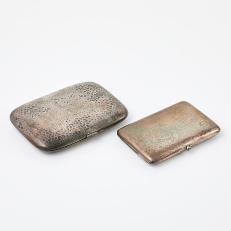 louis vuitton metal cigarette case 1960s vintage LV case. smoking still fashionable lol A new modern motif has been lasered on the metallic plaque hiding the credo humidificator and on the removable wooden tray. Vuitton Monogram Cigarette Louis Vuitton