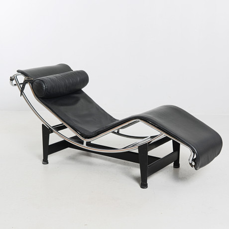 LE CORBUSIER, JEANNERET, PERRIAND. LC4, vilstol, Cassina. på auktion hos Formstad Auktioner