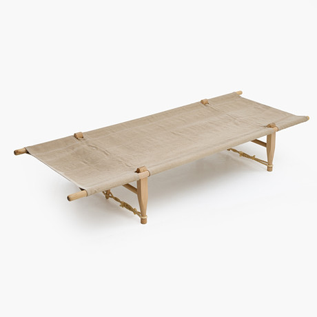 OLE JERLØV-KNUDSEN, dagbädd, "OGK", bok, naturfärgat linne, Skovshoved Møbelfabrik, OGK Daybed. på auktion hos Crafoord Auktioner Stockholm