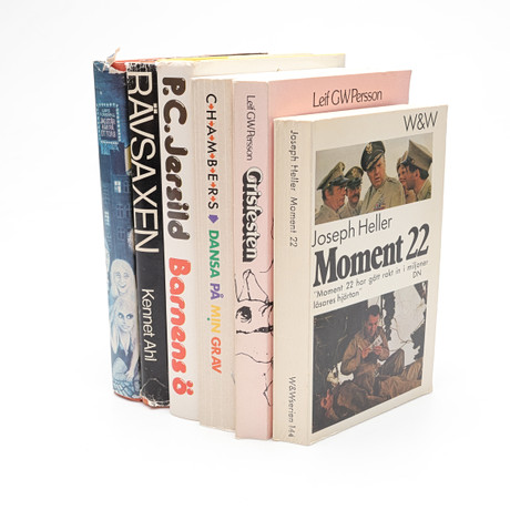PARTI BÖCKER, mestadels skönlitteratur, b.la. Moment 22 och Grisfesten. på auktion hos Gomér & Andersson Linköping