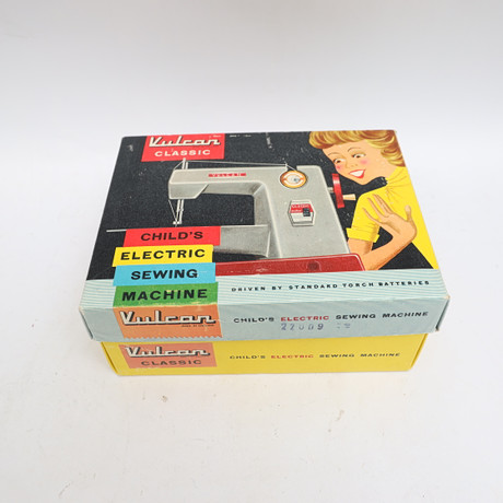 SEWING MACHINE, Pfaff Varimatic 6085. Miscellaneous - Modern