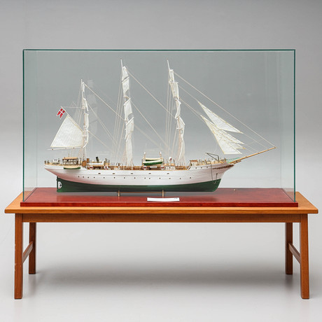 SHIP MODEL, dragon boat, China, 18th/20th century. Collectables