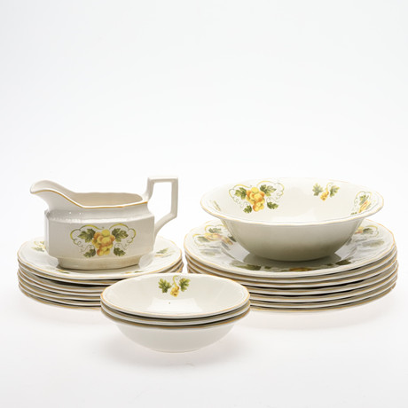 MATSERVISDELAR. delar. Stengods. "Sussex", Kensington Staffordshire, England, 1970-tal. på auktion hos Örebro Stadsauktioner