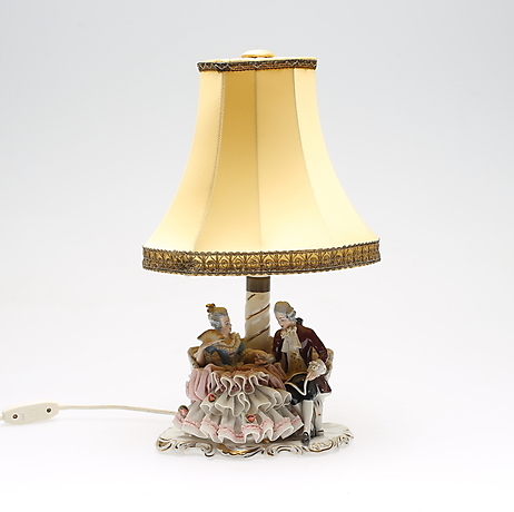LÁMPARA DE MESA, porcelana, estilo rococó, Dresde, 1900. Lámparas e ...