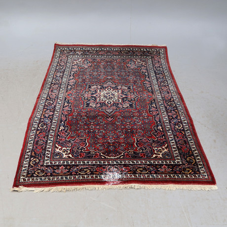 MATTA, Orientalisk. 130x204. på auktion hos Kalmar Auktionsverk