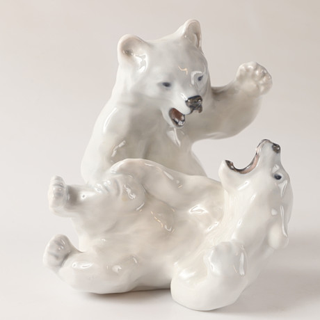 KNUD KYHN. A polar bear figurine, model 1137, Royal Copenhagen