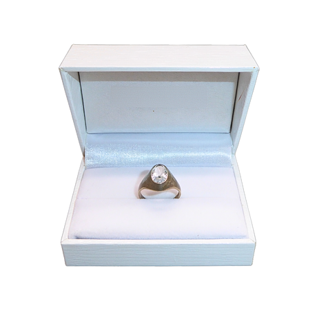 RING I 835 SILVER MED OVAL ÄDELSTEN.