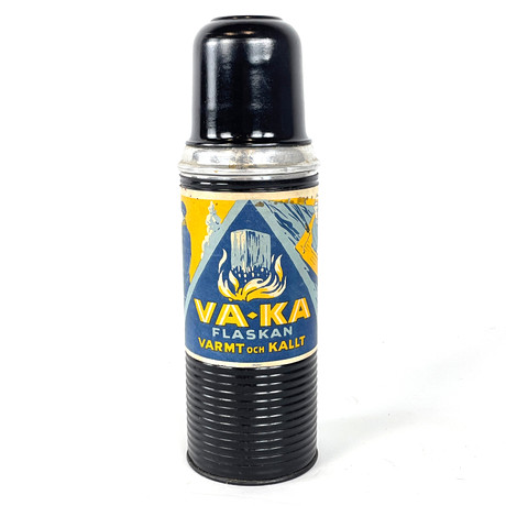 TERMOS, VA-KA flaskan, 1950-tal. på auktion hos Roslagens Auktionsverk