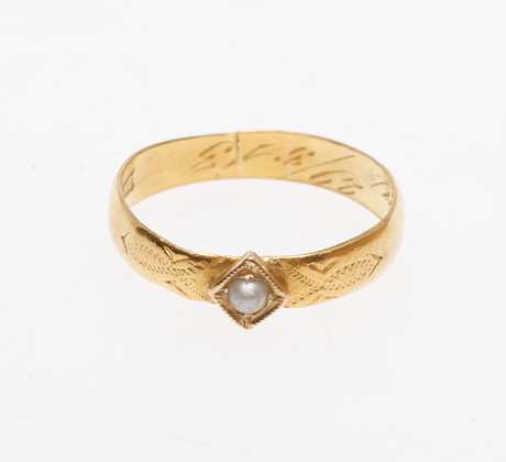 RING med PÄRLA, 23k, vikt ca 2,8 gr.