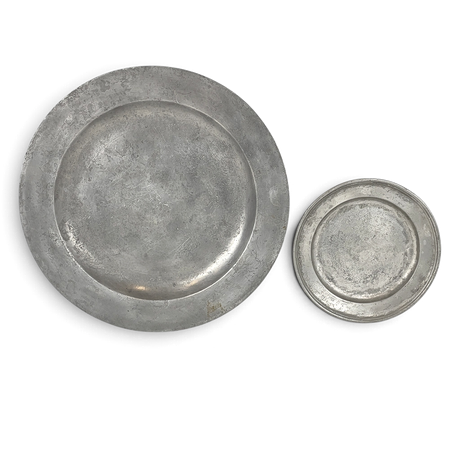 TENNFAT, 2 st, 1700/1800-tal. på auktion hos Roslagens Auktionsverk