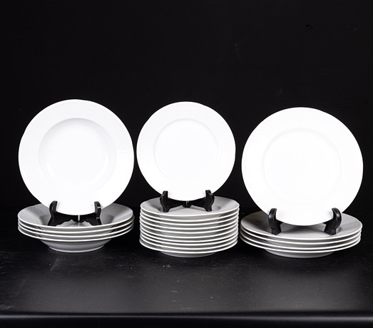 SIGNE PERSSON-MELIN. A set of 23 “Primeur” tableware, Rörstrand