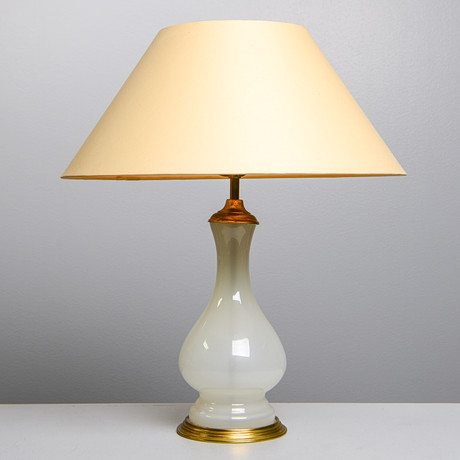 JOSEF FRANK. Bordslampa, modell 2583, Firma Svenskt Tenn. på auktion hos Formstad Auktioner