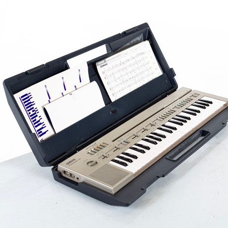 KEYBOARD, Yamaha, Portatone PSR-320. Collectables - Musical