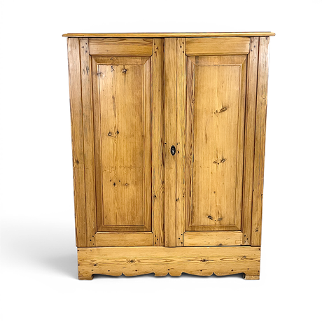 SKÅP, allmoge, 1800-tal. på auktion hos Roslagens Auktionsverk
