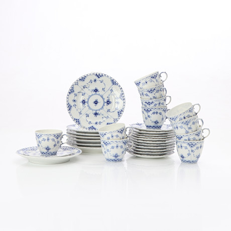 MUSSELMALET, KAFFESERVIS, 19 DELAR. Porslin. Royal Copenhagen, helblond. på auktion hos Skånes Auktionsverk