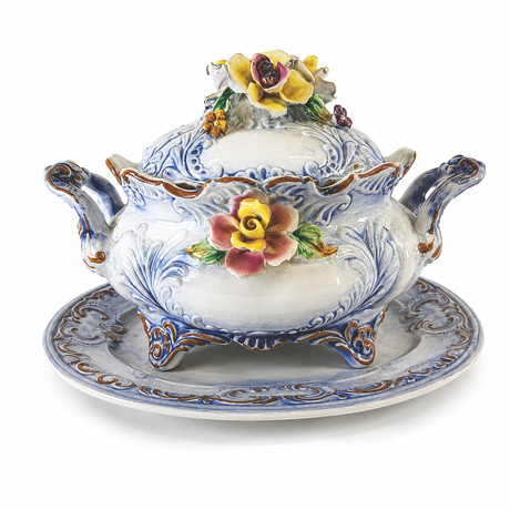 Deckelschale aus Porzellan, Capodimonte, Italien, 20. Jahrhundert. Keramik & Porzellan - Europäisch