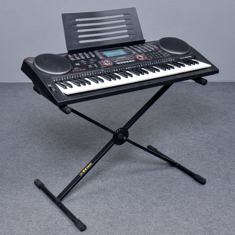 KEYBOARD, Casio WK-110, with leg stand. Collectables - Musical