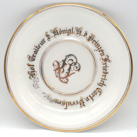 TELLER, 4-tlg., Porzellan, 17./19. Jahrhundert, verschiedene Hersteller, Meissen, Königliche Porzellan-Manufaktur Berlin und Frankenthal, polychromer Dekor aus Blumenbouquets und Streublumen. Keramik & Porzellan - Europäisch
