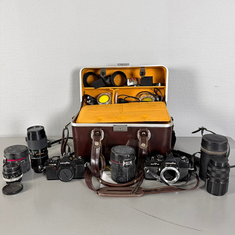 MINOLTA XG-2 SET, tillhörande väska. på auktion hos Skandia Auktion