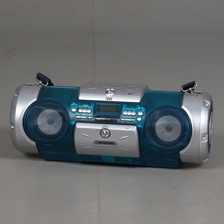 BOOMBOX, JVC RV-B550. på auktion hos Örebro Stadsauktioner