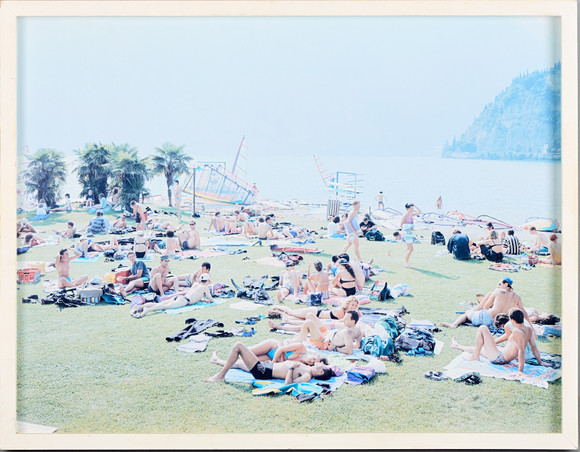 MASSIMO VITALI (1944-). "Garda look" ur "Portfolio of landscapes and figures". på auktion hos Uppsala Auktionskammare