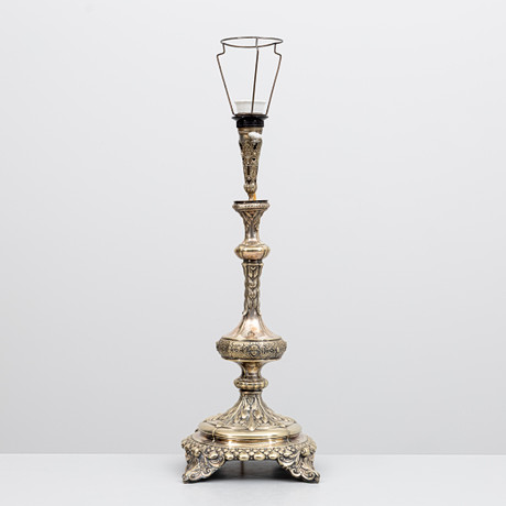 BORDSLAMPA, nysilver, H. A. Jürst & Co, Berlin, 1800/1900-tal. på auktion hos Auktionshuset Kolonn