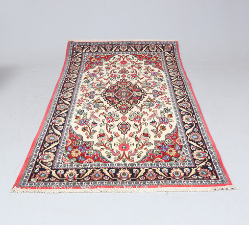 MATTA, orientalisk, ca 210x128 cm. på auktion hos Gomér & Andersson Linköping