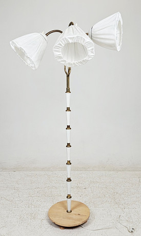 GOLVLAMPA, Swedish modern, 1940/50-tal. på auktion hos Auktionshuset Thörner & Ek