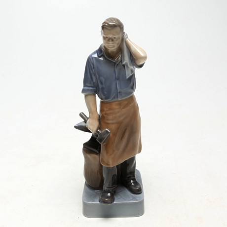FIGURIN, porslin, Kunglig Dansk. på auktion hos Kalmar Auktionsverk