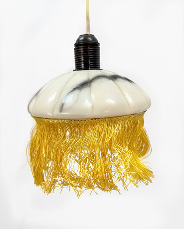 FÖNSTERLAMPA, Art Deco, glas, fransar, 1930 tal. på auktion hos TOKA Auktionshus