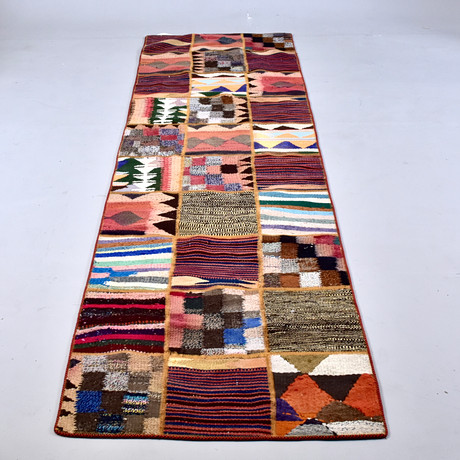 MATTA, patchwork, Kilim, galleri, 315 x 80 cm. på auktion hos Halmstads Auktionskammare