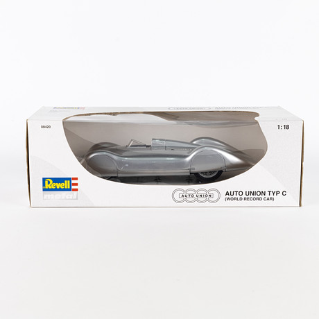 MODELLBIL. "Auto Union Typ C", Revell. på auktion hos Karljohan Auktioner