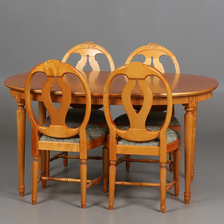 MATSALSGRUPP. 5+2 delar. Gustaviansk stil, brännmärkta City Möbler Tibro Sweden, 1900-talets senare del. på auktion hos Örebro Stadsauktioner