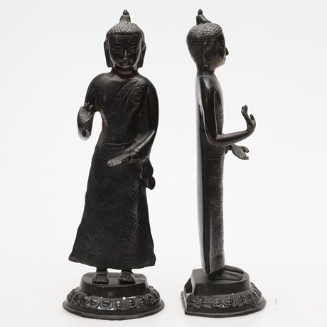 BUDDHASTATYER, 2 st, brons. på auktion hos Örebro Stadsauktioner