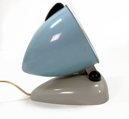 BORDSLAMPA /VÄRMELAMPA Alpinette 1900 talets mitt. på auktion hos TOKA Auktionshus