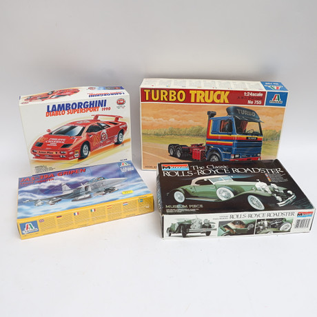BYGGSATSER, 4st, Burago, Italeri, Monogram.