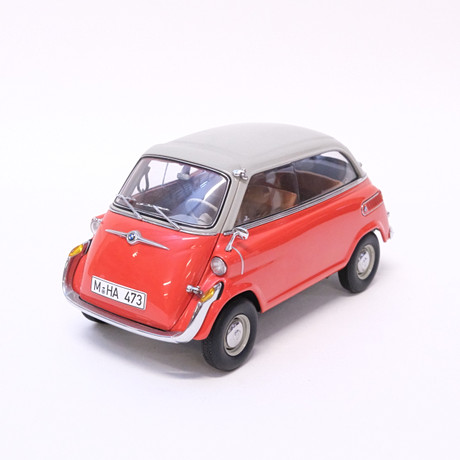 AUTOART. MODELLBIL, "1957-59 BMW 600". SKALA 1:18.