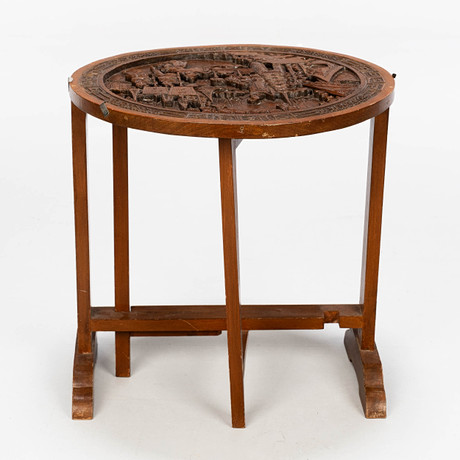 SIDEBORD, Asien, Snidat trä, 1900-tal. på auktion hos Norrlands Auktionsverk