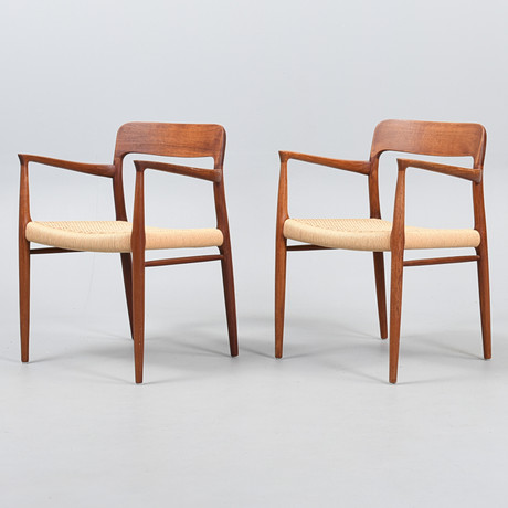 NIELS OTTO MØLLER. Modell 56, ETT PAR karmstolar i teak med flätning. JL Møller Møbelfabrik.