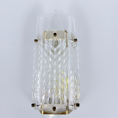 VÄGGLAMPA, glas, mässing, 1900-tal. på auktion hos Auktionshuset STO Bohuslän