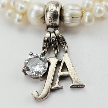 THOMAS SABO. Armband, "Charm club", silver och odlade sötvattenspärlor.