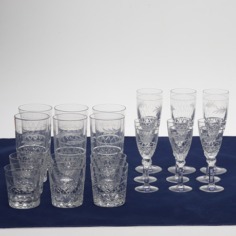 GLASSERVISDELAR. 21 delar. Christineholm Cristall, etikettmärkta. på auktion hos Örebro Stadsauktioner