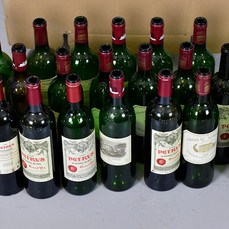 STORT PARTI TOMFLASKOR, 1er Grand Cru. på auktion hos Halmstads Auktionskammare