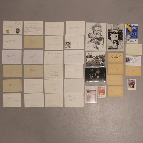 AUTOGRAFER. SVENSKA FOTBOLLSHJÄLTAR VM 1958 I STOCKHOLM MED FLERA.