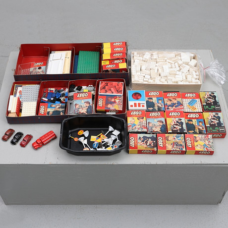 LEGOSAMLING. Originalväska med originalboxar med lego, 1950-tal.