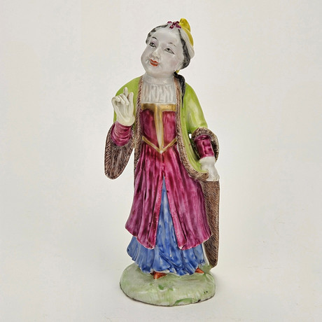 FIGURIN, porslin, möjligen Qianlong, Kina / Samson, Frankrike, 17/1800-tal. på auktion hos Auktionshuset Thörner & Ek