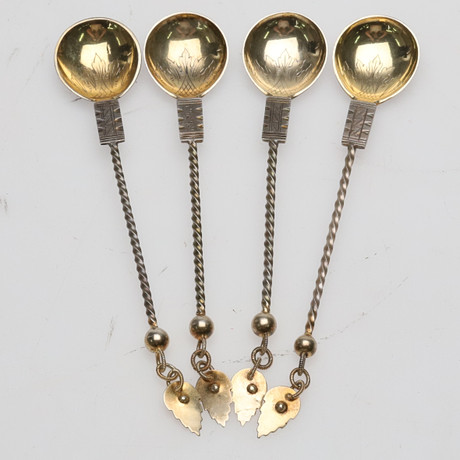 MARIUS HAMMER. COCKTAILSKEDAR. 4 st. Silver med förgyllda detaljer, 47 g, Norsk Mønster, 1900-talets första ha på auktion hos Örebro Stadsauktioner
