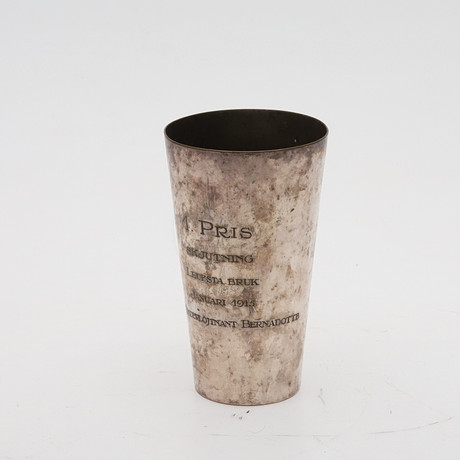 POKAL UTDELAD AV FOLKE BERNADOTTE. 1915, nysilver, Lövstabruk. på auktion hos Örebro Stadsauktioner